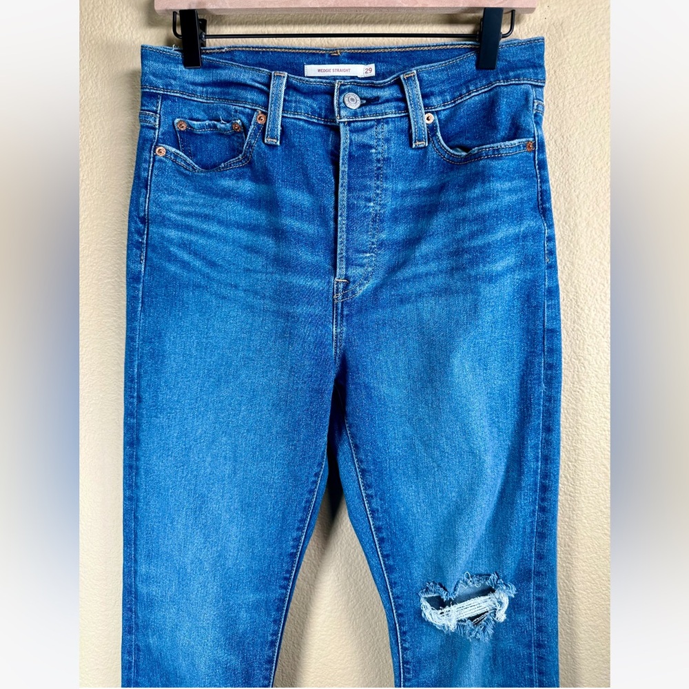 Levi’s Women’s Wedgie Straight Fit Jeans Medium Blue Wash Fallstar - Picture 9 of 14